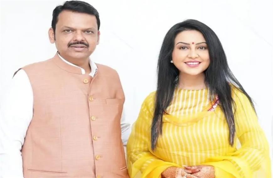 सच हुई अमृता फडणवीस की भविष्यवाणी, मौसम भी बदला, देवेन्द्र की भी CM के रूप में वापसी